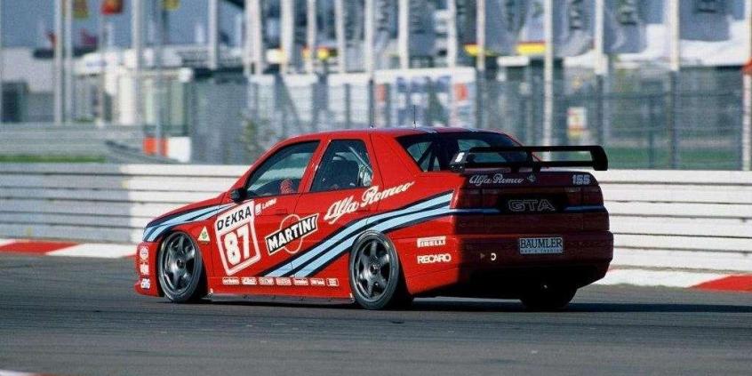 Alfa Romeo 155 - ostatnia kanciasta Alfa