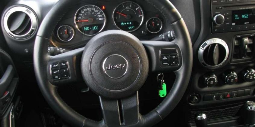 Jeep Wrangler Unlimited Rubicon  - Twardziel w starym stylu