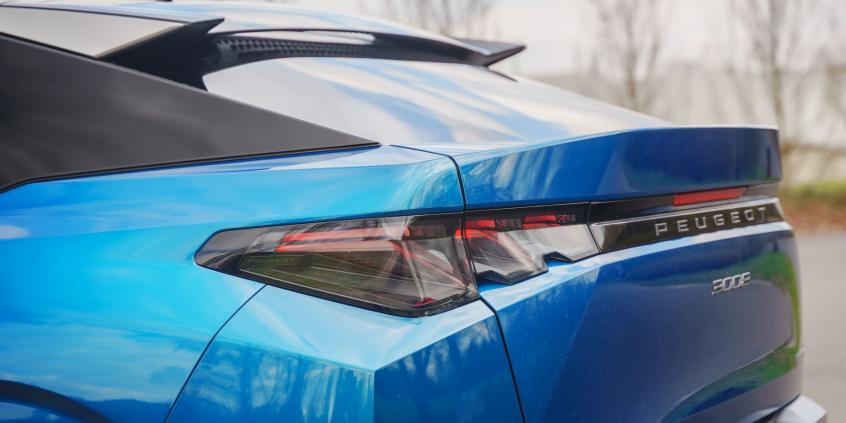 Peugeot 3008 Hybrid GT Exclusive pozwoli nam się wyróżnić z tłumu, póki nie zajrzymy pod maskę