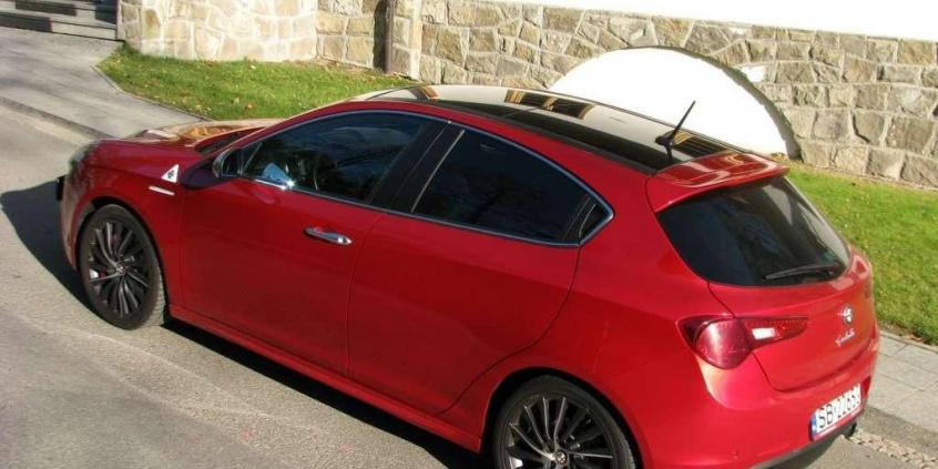 Alfa Romeo Giulietta Quadrifoglio Verde - Koniczynka na szybko