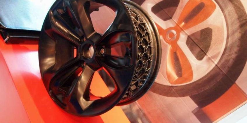 Samochód... tworzywem sztucznym stoi!