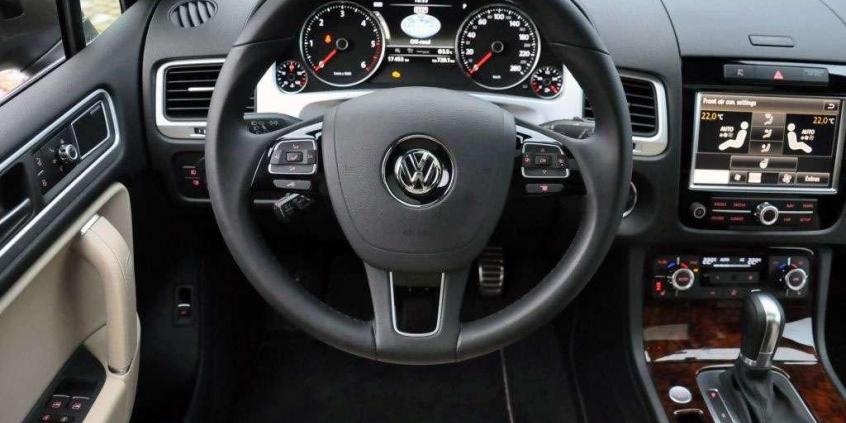 Volkswagen Touareg V8 TDI Exclusive - wieloboista
