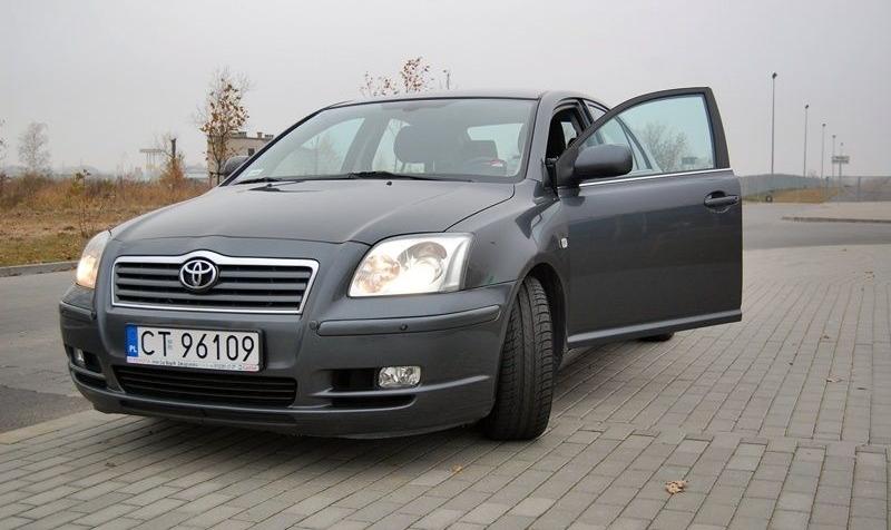 Toyota Avensis II Hatchback 2.2 D-4D 150KM 110kW 2002-2009