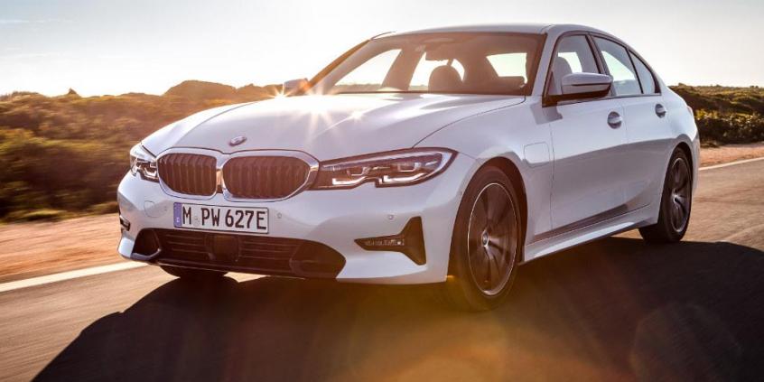 BMW 330e (2019)