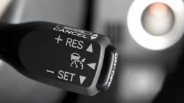 Toyota Avensis Kombi 2009 - sterowanie w kierownicy