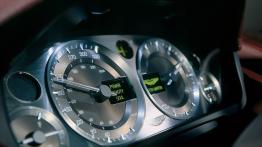 Aston Martin DB9 - deska rozdzielcza