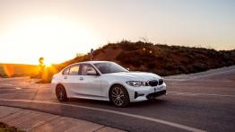 BMW 330e (2019) - prawy bok