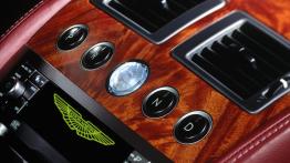 Aston Martin DB9 - przycisk do uruchamiania silnika