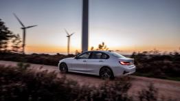 BMW 330e (2019) - lewy bok