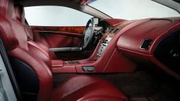 Aston Martin DB9 - widok ogólny wnętrza z przodu
