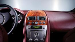 Aston Martin DB9 - konsola środkowa