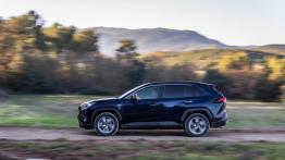 Toyota RAV4 (2019) - lewy bok