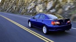 Mitsubishi Galant 2009 - lewy bok
