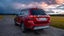 Mitsubishi Outlander 2019 - widok z ty?u