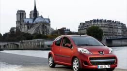 Peugeot 107 2009 - przód - inne ujęcie