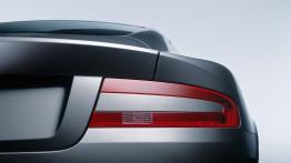 Aston Martin DB9 - prawy tylny reflektor - wyłączony