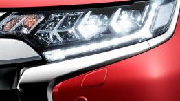 Mitsubishi Outlander 2019 - lewy przedni reflektor - w??czony