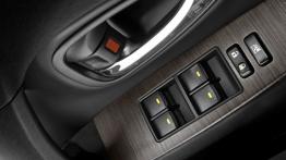 Toyota Avensis Kombi 2009 - sterowanie w drzwiach