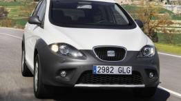 Seat Altea Freetrack 2009 - przód - reflektory włączone
