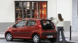 Peugeot 107 2009 - lewy bok