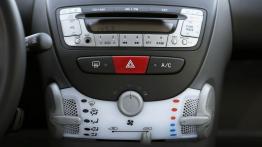 Peugeot 107 2009 - radio/cd