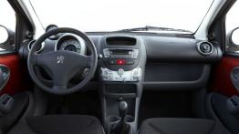 Peugeot 107 2009 - pełny panel przedni