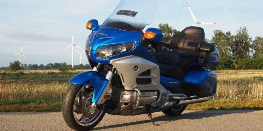 Limuzyna na dwóch kołach - Honda GL1800 Gold Wing