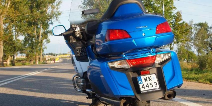 Limuzyna na dwóch kołach - Honda GL1800 Gold Wing