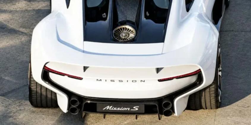 Nowe Porsche przyłapane bez kamuflażu. Uwagę zwraca dziwny wirnik
