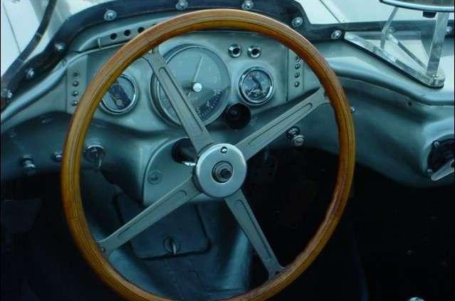 Dziennikarze narażali życie, by zmierzyć się z jego legendą - Mercedes SL