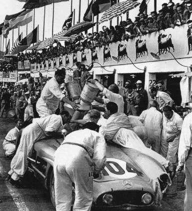 Dziennikarze narażali życie, by zmierzyć się z jego legendą - Mercedes SL