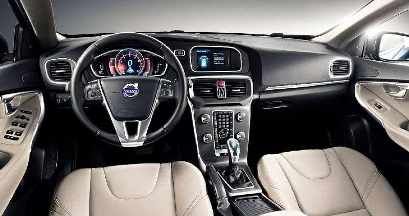 Stonowana rewolucja po szwedzku - Volvo V40