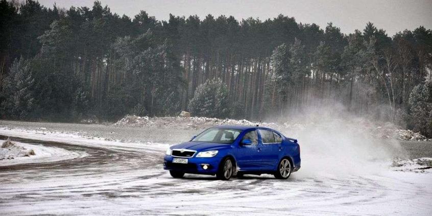 Jak opanować 200 koni na śniegu? - Skoda Octavia