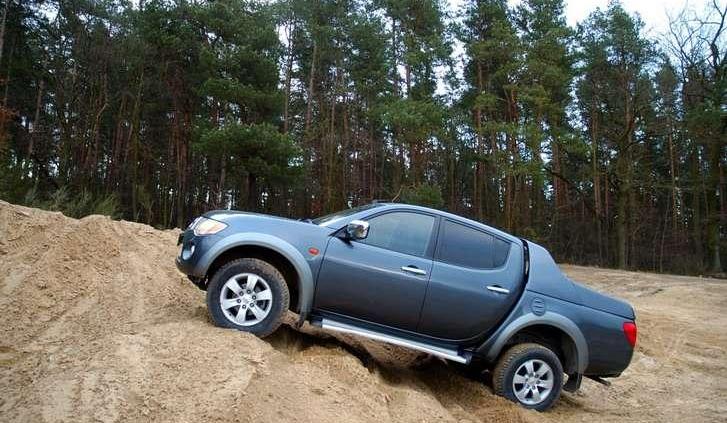 Mitsubishi L200 - farmer w mieście
