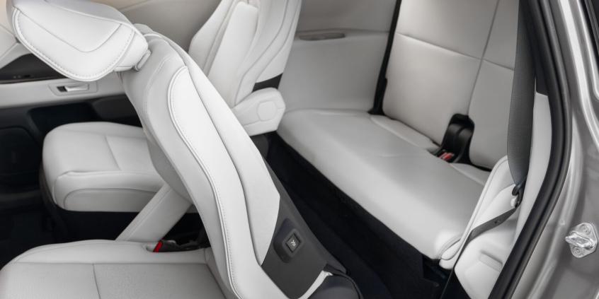 Toyota Highlander przechodzi na prąd i rzuca wyzwanie Kii EV9