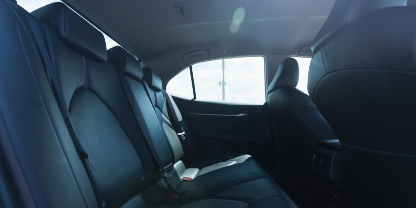 3-letnia Toyota Camry Hybrid Executive w cenie nowego Yarisa. Propozycja dla szukających świętego spokoju
