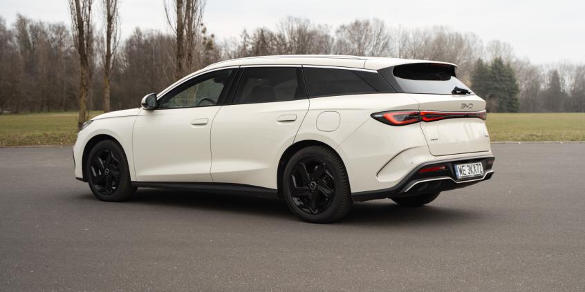 BYD Seal 6 DM-i Touring Comfort to całkiem niezły chiński Passat, ale bywa też męczący