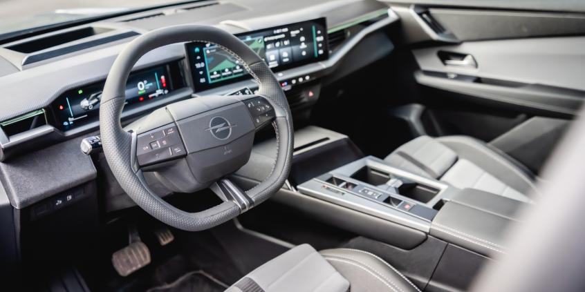 Opel Grandland 1.6 Plug-in Hybrid GS nie porywa za serce, za to jest do bólu pragmatyczny