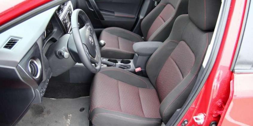 Toyota Auris 2.0 D-4D - nowy, stary znajomy