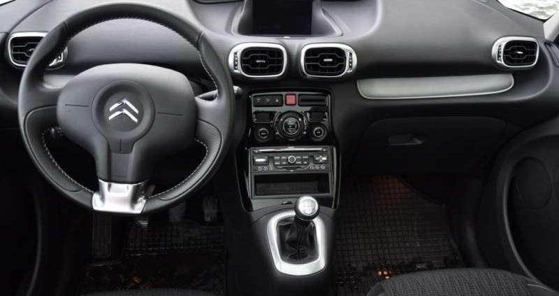 C3 Picasso - Dar młodzieży