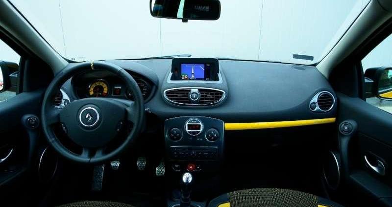 &quot;Męska rzecz&quot; - Renault Clio