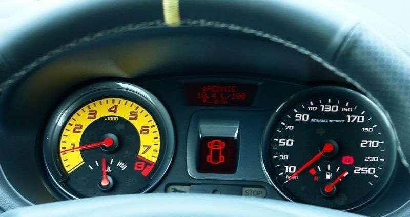 &quot;Męska rzecz&quot; - Renault Clio