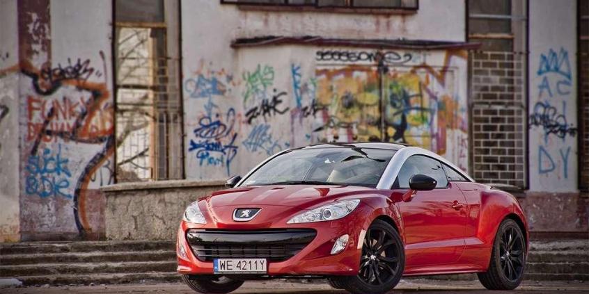 Peugeot RCZ 1.6 THP 200KM - randka z przechodniami