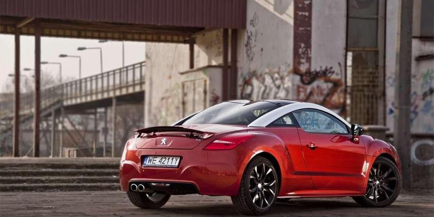 Peugeot RCZ 1.6 THP 200KM - randka z przechodniami