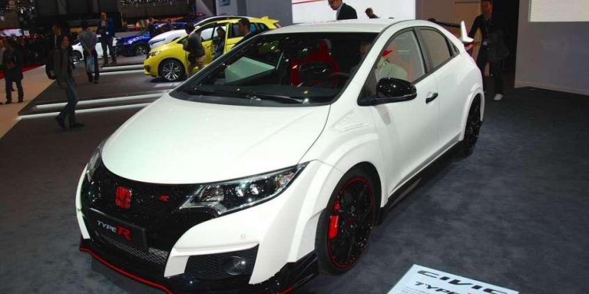 Rozsądek i emocje w jednym ciele - przegląd gorących (sub)kompaktów prosto z Genewy