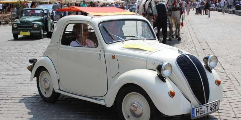 &amp;quot;Myszy&amp;quot; na krakowskim Rynku, czyli Topolino Autoclub Italia w Polsce - Fiat 500