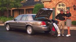 Ford Crown Victoria I 4.6 V8 213KM 157kW 1992-1997