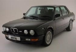 BMW Seria 5 E28 M5 Sedan 3.5 286KM 210kW 1985-1987