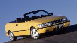 Saab 900 Cabriolet 1998 - widok z przodu