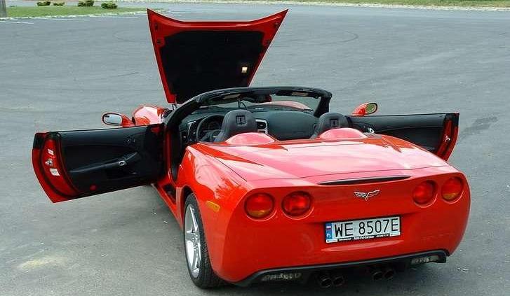 Porażający Chevrolet Corvette C6 Convertible